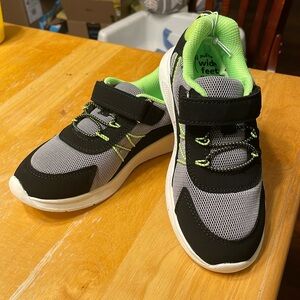 Stride Rite Dive 2.0 Sneaker